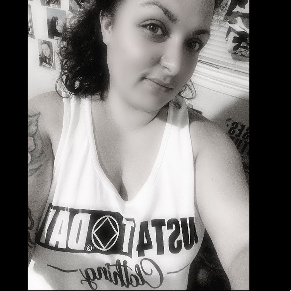 Meet your Posher, Pamela - Picture 1 of 1